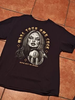 Graphic Black Men’s Crewneck T-Shirt with Fortune Teller 8-Ball Print